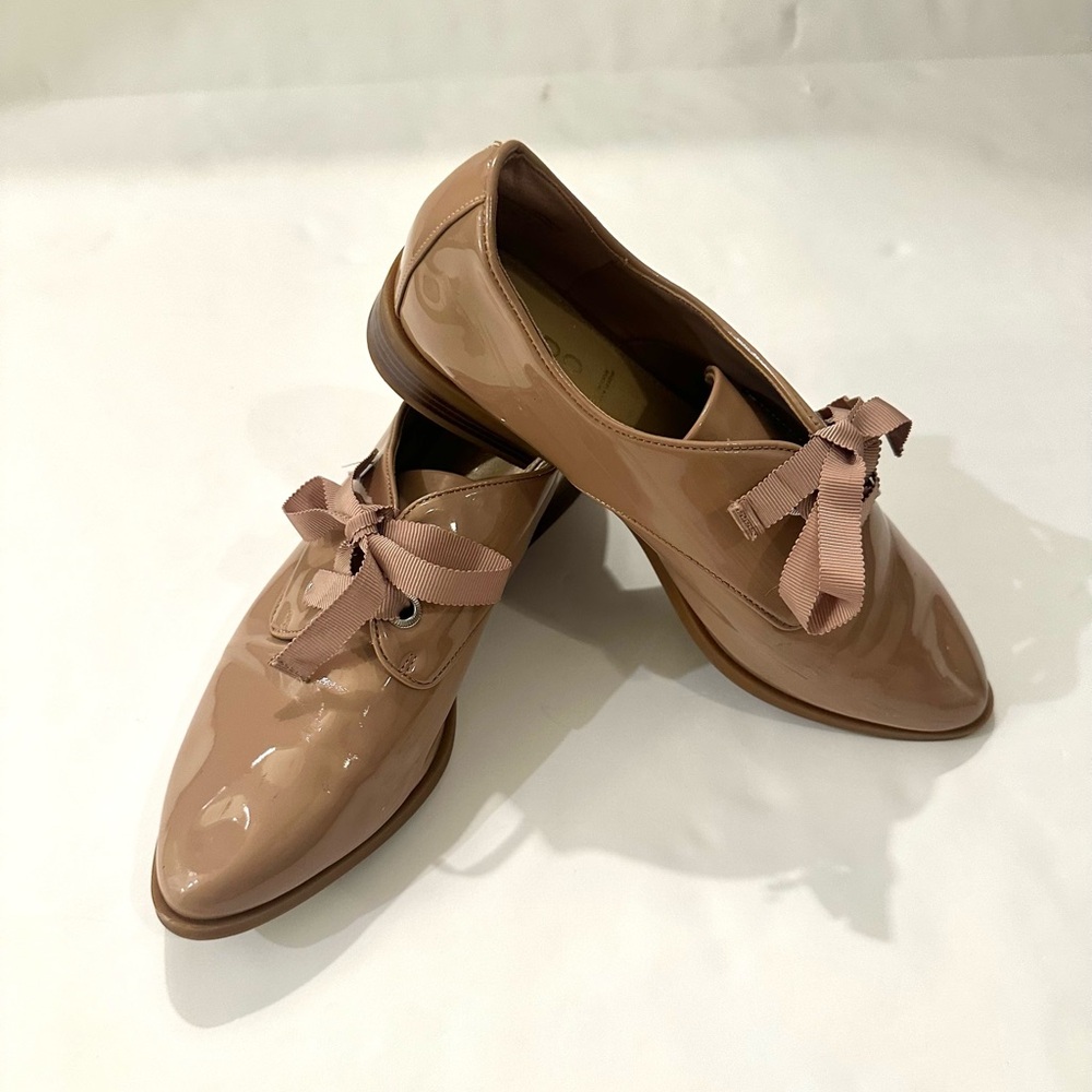 ALDO Gemelli Nude Oxford Patent lace up Women’s 7.5 shoe